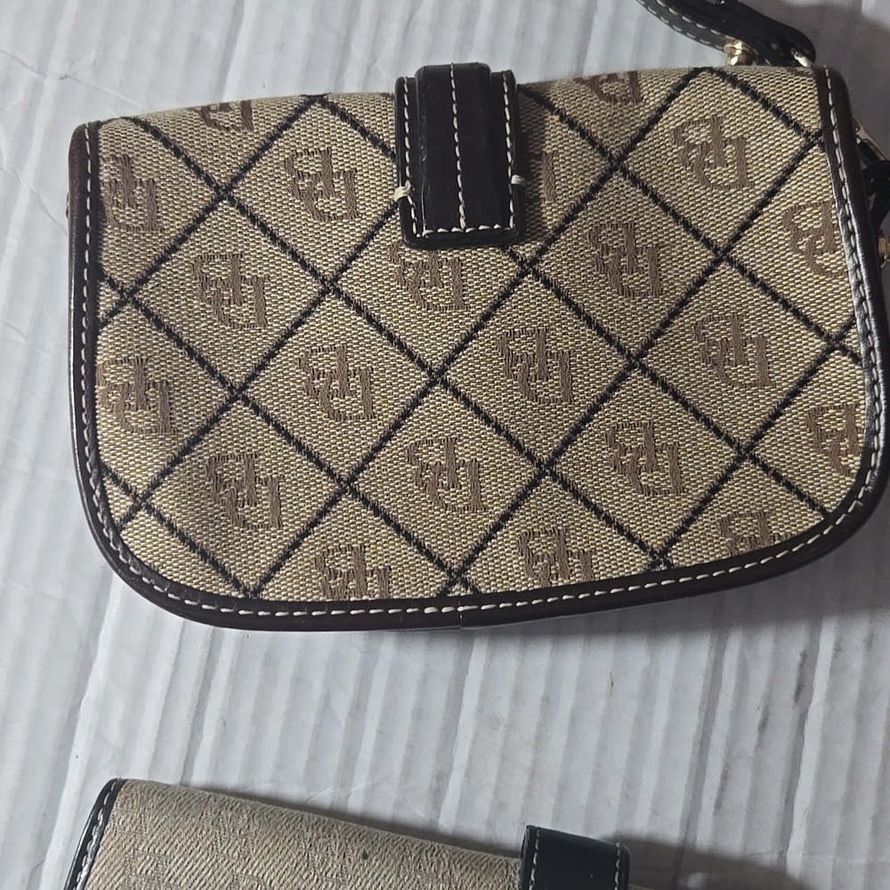 Dooney & Bourke Wallet & Wrislet - Picture 2 of 10